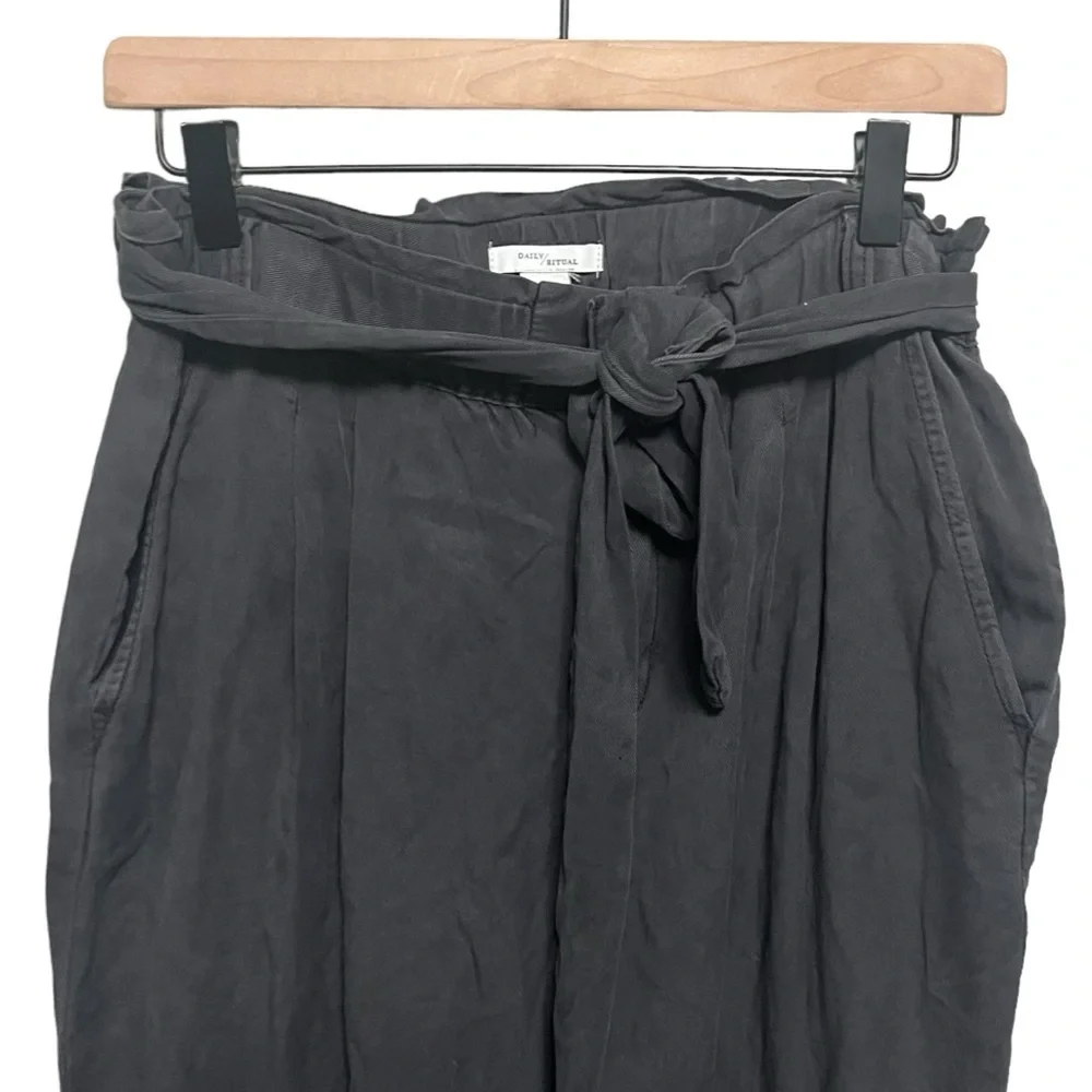 Daily Ritual Gray Belted Tapered Pants - Picture 5 of 11